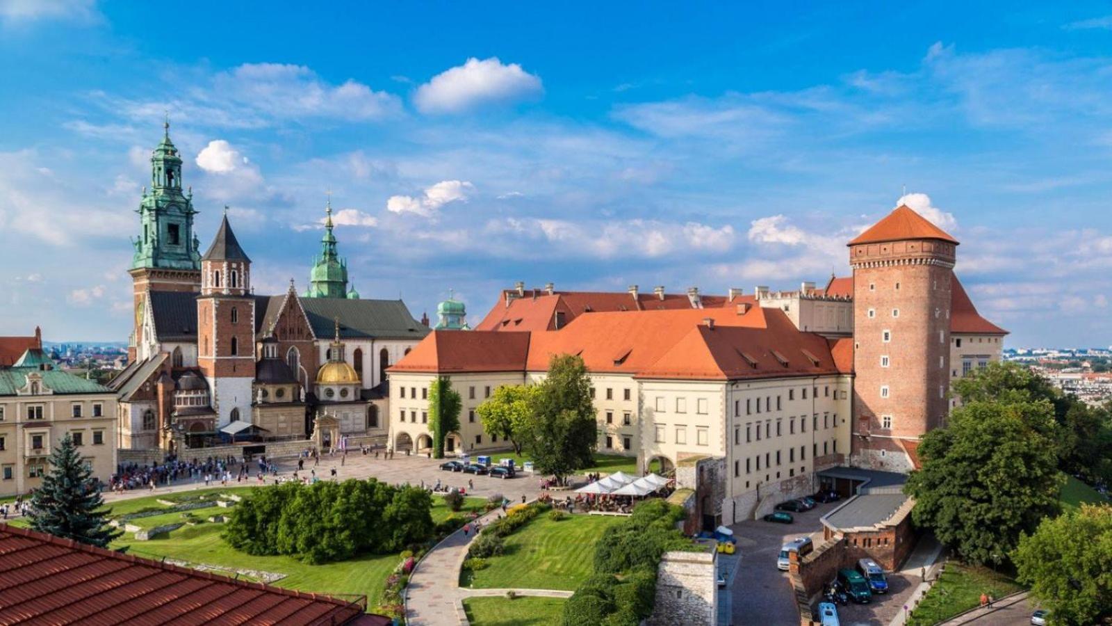 Sloneczny W Bloku Na 1 P Dla 1 Niepalacej Osoby Od 1 Do 12 Miesiecy Kraków
